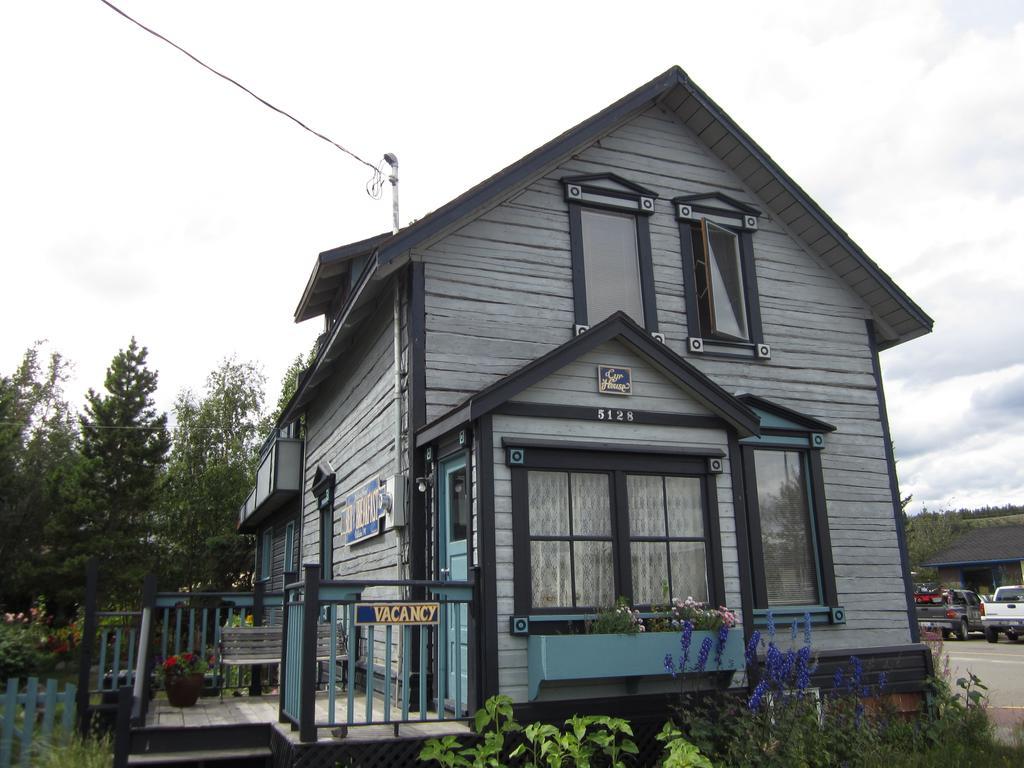 Historical Guest House Whitehorse Bagian luar foto
